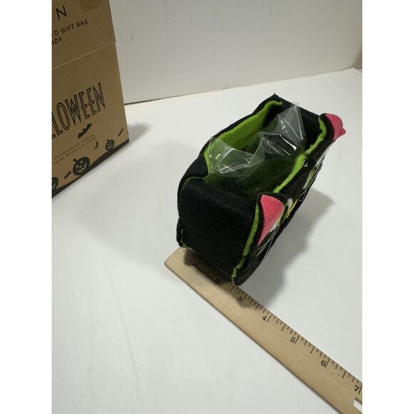 Halloween Lighted Felt Black Cat gift bag NO CANDY 2007 Avon - Picture 4 of 7